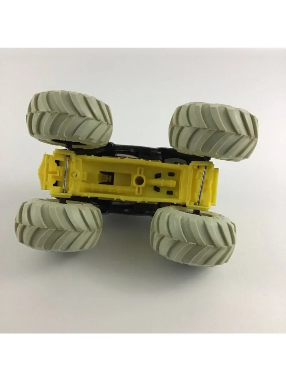 Hot Wheels Monster Jam Steer Clear Bull Truck Large 1:24 Diecast White Tires